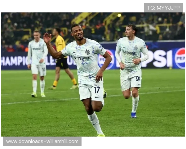 多特蒙德半场0-2国际米兰，快速攻防转换致防线崩盘